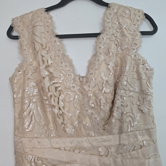 Tadashi Shohi Gold Metalic Sequin Cocktail Dress Holiday Party Wedding Mother of - Picture 8 of 13